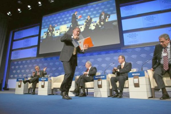 Premierul turc pregăteşte o vastă remaniere guvernamentală
